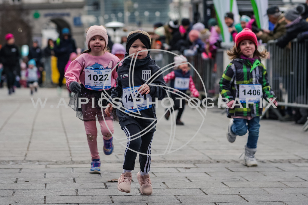 SILVESTERLAUF LINZ 25 | Linz, AUSTRIA, 31. Dezember 25, TRIRUN SILVESTERLAUF LINZ 25 , Image shows: 
Photo: WAPICS / BINDER Manuel