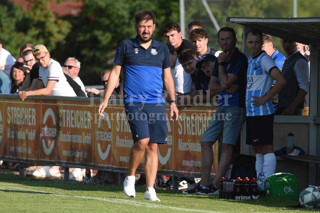Testspiel SV  Winzer (Kreisliga Straubing) : SpVgg Niederalteich ( Bezirksliga Ost) | Christopher Krawetz ( Trainer SV Winzer) - Realisiert mit Pictrs.com