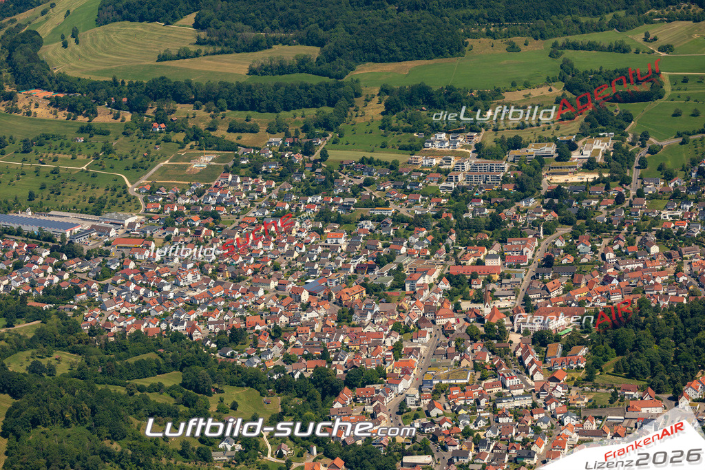 Aktuelles Luftbild von  Donzdorf - Die Luftaufnahme wurde 2022 mittels UL-Flugzeug erstellt ( keine Drohne ) - hochauflösende Kamera-Systeme von  Canon -Beste Qualität - Für grossformatige Ausdrucke geeignet. Die Geschenkidee !