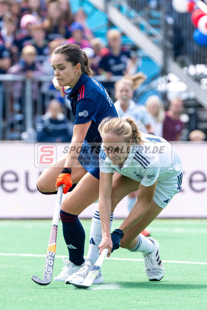 Final4_20240519-1225-0010 | Bonn, Deutschland, 19.05.2024: Lisa Nolte (Duesseldorfer HC), Lucia Jimenez Vicenter (Mannheimer HC) in Aktion waehrend des Spiels der Deutsche Feldhockey-Meisterschaften 2024 zwischen Final 4 Damen Finale Düsseldorfer HC - Mannheimer HC im Bonner THV am 19.05.2024 in Bonn, Deutschland. (Foto von Stephan Fehrmann)

Bonn, Germany, 19.05.2024: Lisa Nolte (Duesseldorfer HC), Lucia Jimenez Vicenter (Mannheimer HC) in action during the game of Deutsche Feldhockey-Meisterschaften 2024 between Final 4 Damen Finale Düsseldorfer HC - Mannheimer HC in Bonner THV at 19.05.2024 in Bonn, Deutschland. (Foto from Stephan Fehrmann)