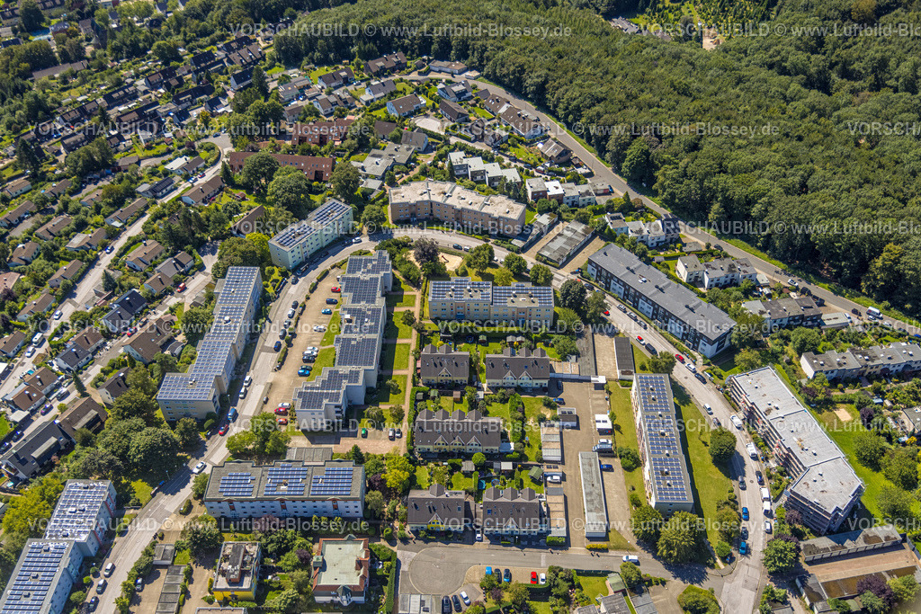 Ennepetal230801012 | Luftbild, Hochhaussiedlung Röthelteich mit Solardach, zwischen Vilvoorder Straße und Gustav-Bohm-Straße, Voerde, Ennepetal, Ruhrgebiet, Nordrhein-Westfalen, Deutschland