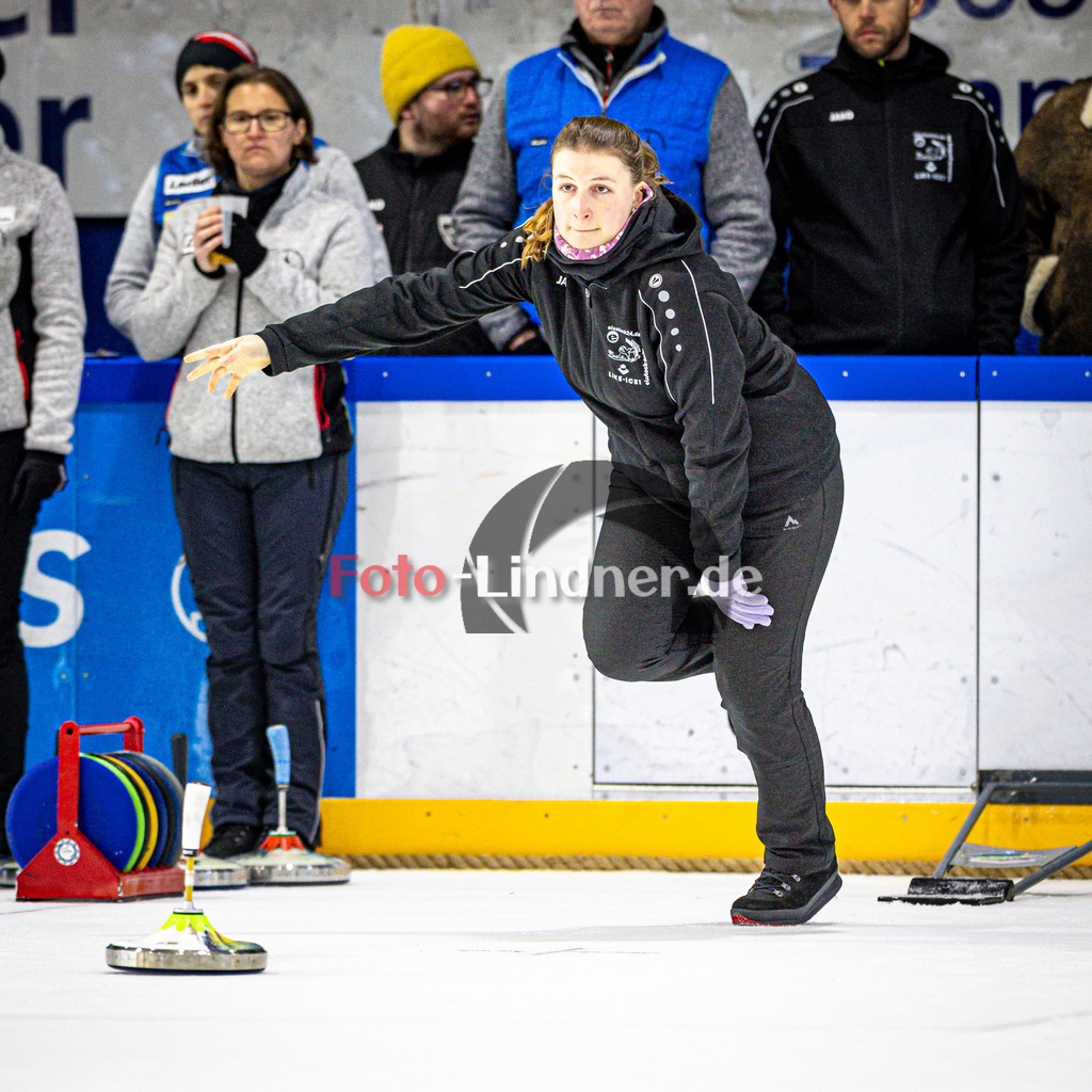 Europacup 2025 Winter Damen/Herren Finaltag  20251123 | Europacup 2025 Winter Damen/Herren Finaltag, , 20251123,,2025-11-23 in Peiting (Eisstadion Peiting), Leonie BICHLERCopyright: WolfgangxLindner www.foto-lindner.de