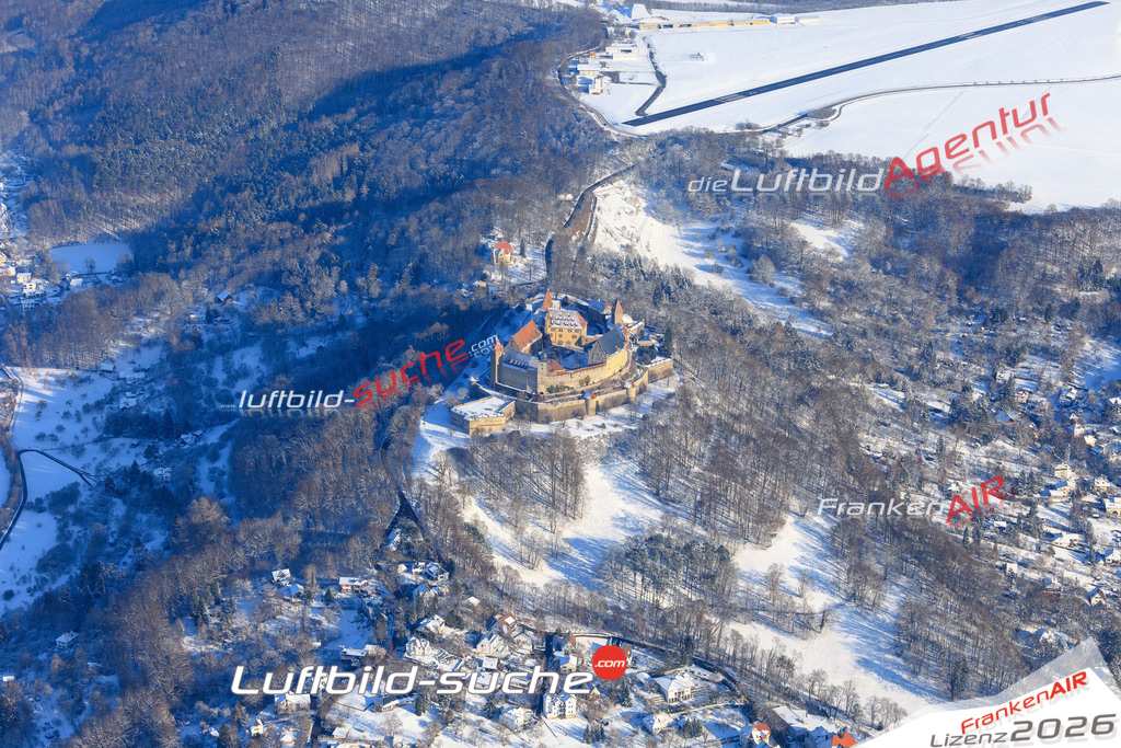 Die Luftaufnahme Coburg - Coburg wurde vom UL-Flugzeug (keine Drohne) aus fotografiert.Hohe Druck- Auflösung-die Geschenkidee!