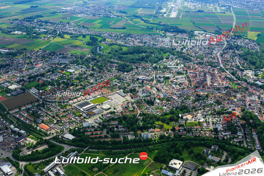 Die Luftaufnahme Reisensburg - Guenzburg wurde vom UL-Flugzeug (keine Drohne) aus fotografiert.Hohe Druck- Auflösung-die Geschenkidee!