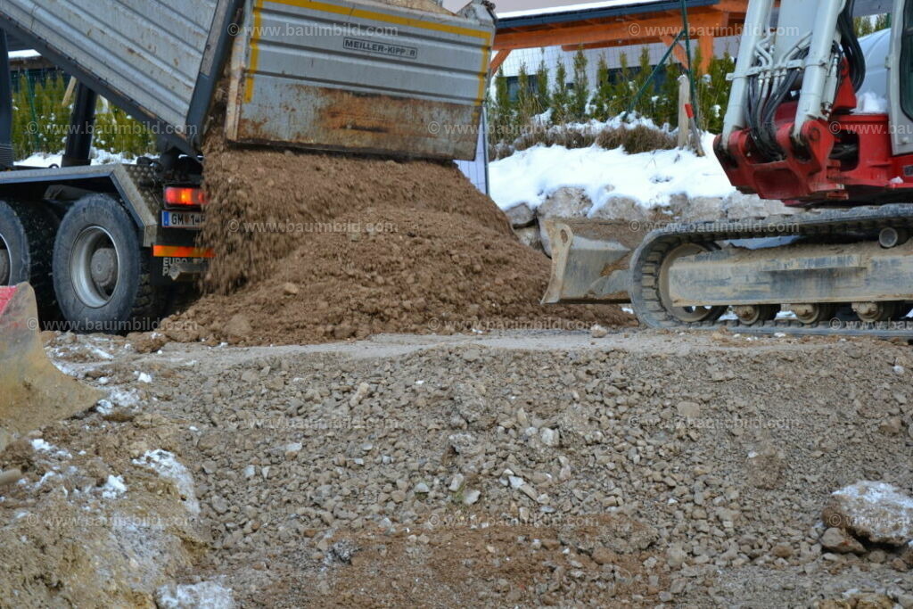 bib-lg02-erdarbeiten-0212 | Nach LV-Leistungsgruppen sortierte Detailfotos über den Bau eines Hauses. Alle Hausbau-Bilder direkt vom Urheber und Autor der Website Haus-Selber-Bauen.com
