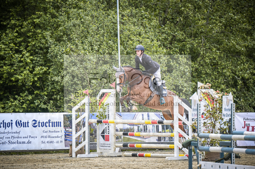 DOS_3790 | Entdecke hochwertige Reitturnierfotos von Foto Oger. Professionell, emotional und authentisch – jetzt Lieblingsmomente im Shop bestellen.Deutschlandweite Turnierfotografie. - Realisiert mit Pictrs.com