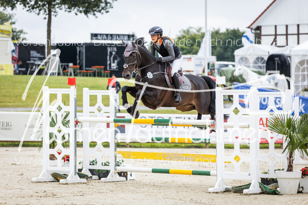 BHO-2PhSpr-M-018 | MomenTaufnahmen Pferdesportfotos