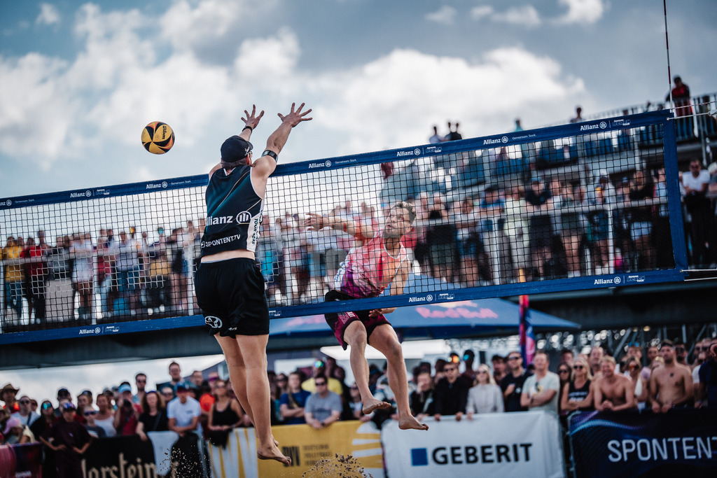 Beachvolleyball | Männer | Deutsche Meisterschaften 2025 Timmendorfer Strand | 06.09.2025 | Eric Stadie-Seeber beim Angriff