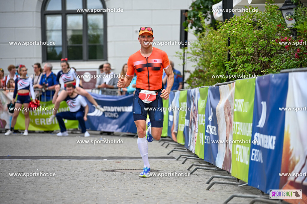 SZI_5602 | Stadttriathlon Erding 2025. #yourpictrs #sportshot_your_pictrs @Sportshotphotography #stadttriathlonerding Copyright: www.sportshot.de