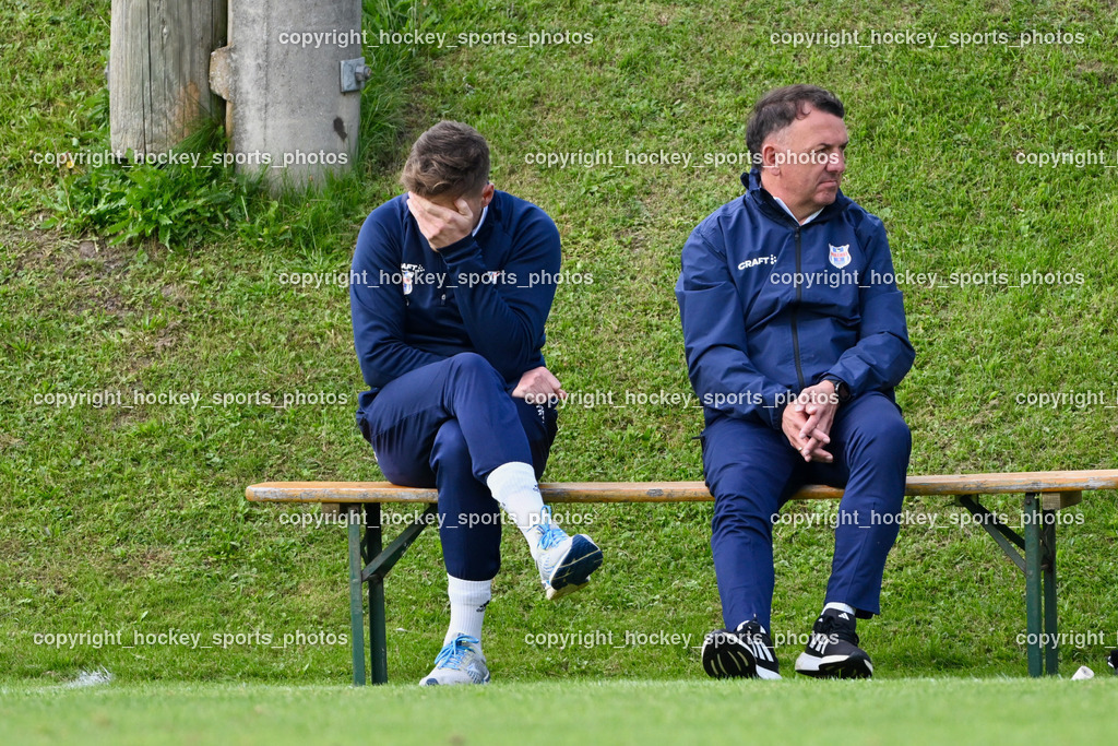 FC ASKÖ Gmünd vs. Union Matrei  | Asisstentcoach Union Matrei Christoph Bernsteiner, Headcoach Matrei Harald Panzl, Hand vor Gesicht, FC ASKÖ Gmünd vs. Union Matrei , FC ASKÖ Gmünd vs. Union Matrei  am 21.09.2024 in Gmünd (Sportplatz Gmünd), Austria, (Photo by Bernd Stefan)