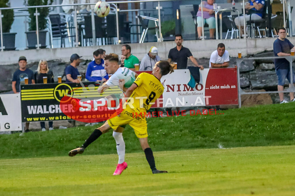 SV Feldkirchen - SC Launsdorf 2-1, Unterliga Ost | Mirel Mujkic (SV Feldkirchen #10)Marco Oraze (SC Launsdorf #9) SV Feldkirchen - SC Launsdorf 2-1 am 23.08.2023 in Feldkirchen
(Modehaus NIMO Arena), Austria, (Photo by Ernst Krawagner sport-fan.at) - Realisiert mit Pictrs.com
