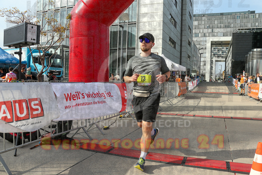250920_1544_EX1_0602 | Sportfotografie im Rhein-Sieg Kreis, Köln, Bonn, NRW, Rheinland Pfalz, Hessen, etc. Unser Tätigkeitsfeld umfasst den Laufsport vom Volkslauf über den Marathon, Duathlon, Triathon bis zum Ultralauf wie Kölnpfad Ultra oder Schindertrail.
