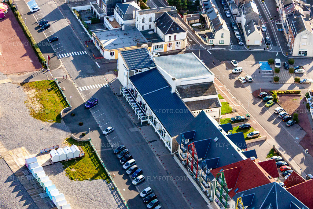 Aerial view: View of the town in Cayeux-sur-Mer in the state Somme, France.Photo: IMG_70907.jpg taken on 08/24/2014 by Werner Riehm/FLY-FOTO.comResolution of the original: 4245 x 2830 px