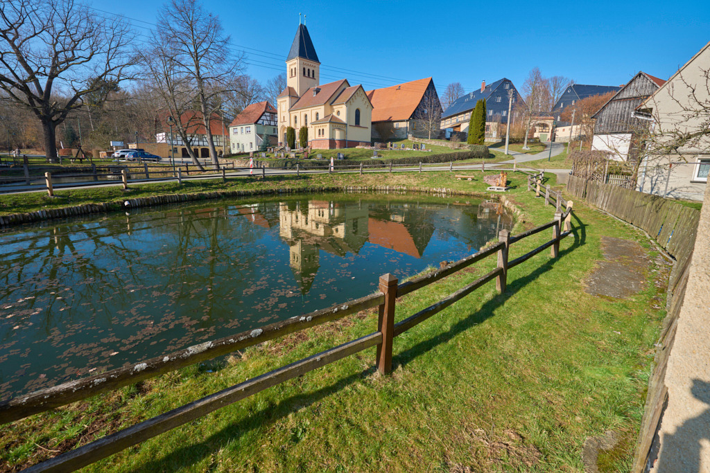 Im Zentrum des Rundlings Schlagwitz | Fotos als Raumschmuck - Realisiert mit Pictrs.com