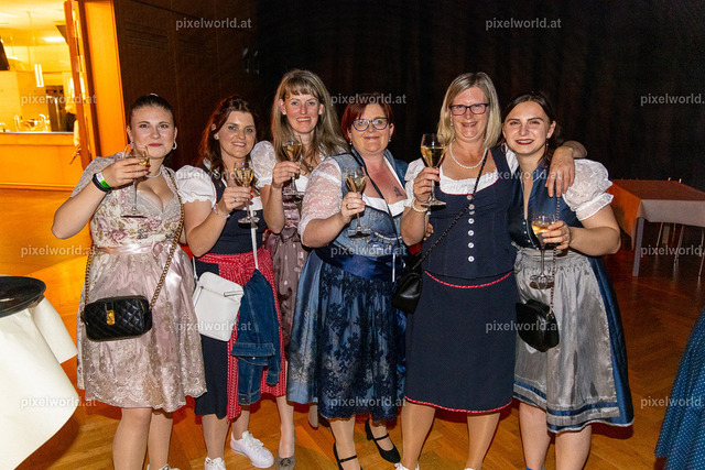 Schlager trifft Tracht | Bildershop von pixelworld.at - Realisiert mit Pictrs.com