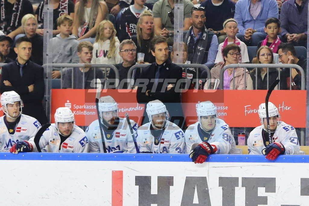 Dallas Eakins - HC MAN | Dallas Eakins - HC MAN - Realisiert mit Pictrs.com