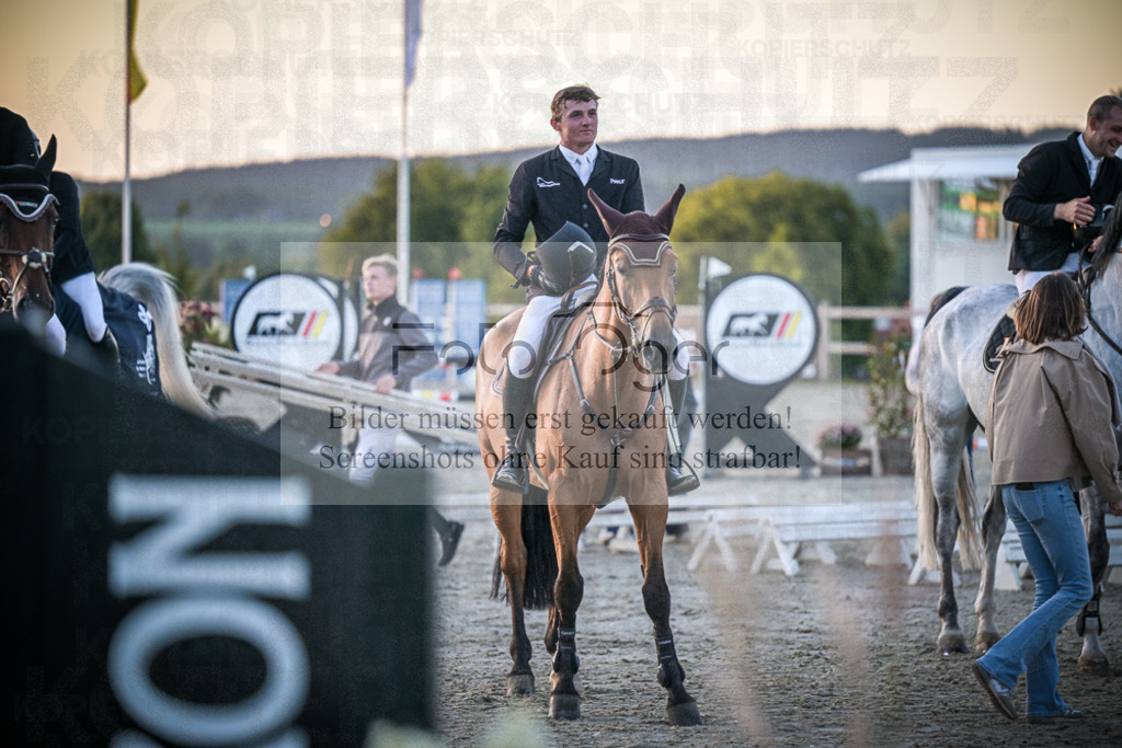 DOS_0074 | Entdecke hochwertige Reitturnierfotos von Foto Oger. Professionell, emotional und authentisch – jetzt Lieblingsmomente im Shop bestellen.Deutschlandweite Turnierfotografie. - Realisiert mit Pictrs.com