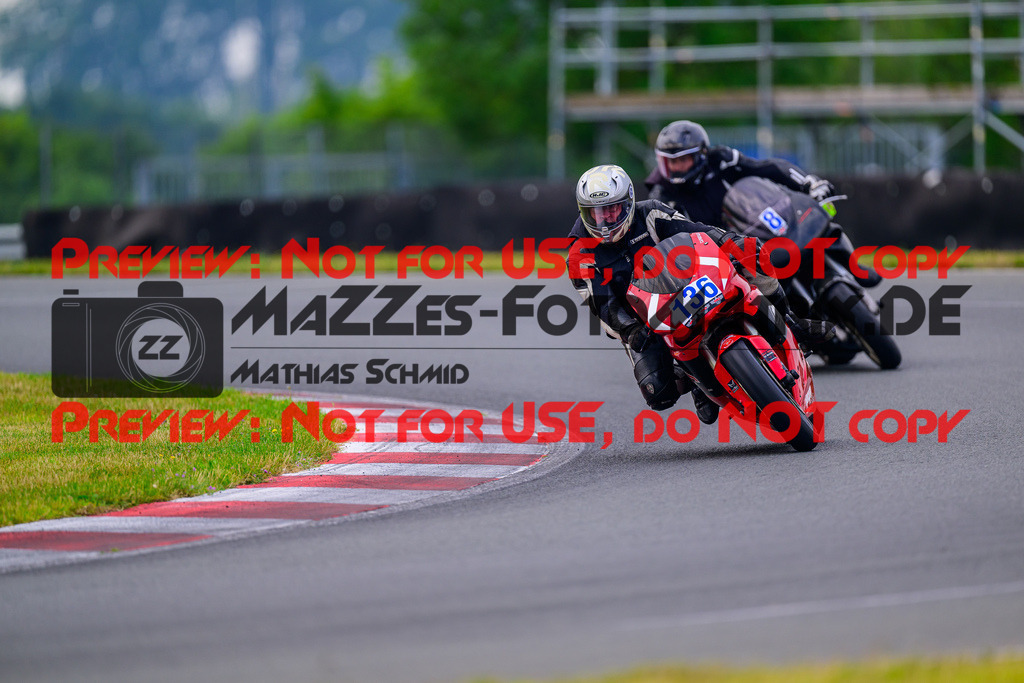 MaZZes_FotoMatrix_240724_6007705_1976 | BLAU