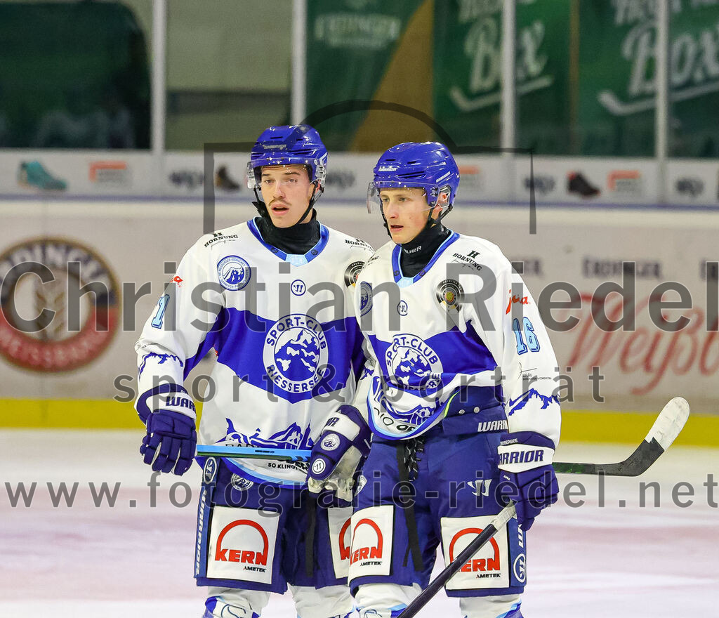 2025-09-26_011_TSV_Erding_gegen_SC_Riessersee | Erding, Deutschland, 26.09.2025:Eishockey, Oberliga Süd 2025 / 2026, 3. Spieltag, TSV Erding gegen SC Riessersee, Endergebnis: 3:5Christopher Chyzowski (SC Riessersee, #16)Foto: Christian Riedel / fotografie-riedel.net