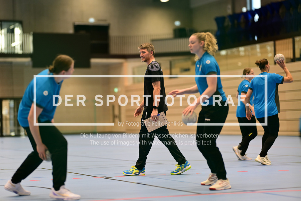 Handball I Frauen I Saison 2025-2026 I 1. HBF I Buxtehuder SV I Trainervorstellung I 49732 | Vorstellung des neuen Trainers beim Buxtehuder SV, Team Buxtehude: Cheftrainer Nicolaj Andersson, Nicolaj Bredekjaer Andersson, Name: Andersson, Nicolaj Bredekjaer, Alter: 37, Nationalität: Dänemark, DäneHier zu sehen: das erste Coaching von Nicolaj Bredekjaer Andersson (Buxtehuder Sportverein) - Realisiert mit Pictrs.com