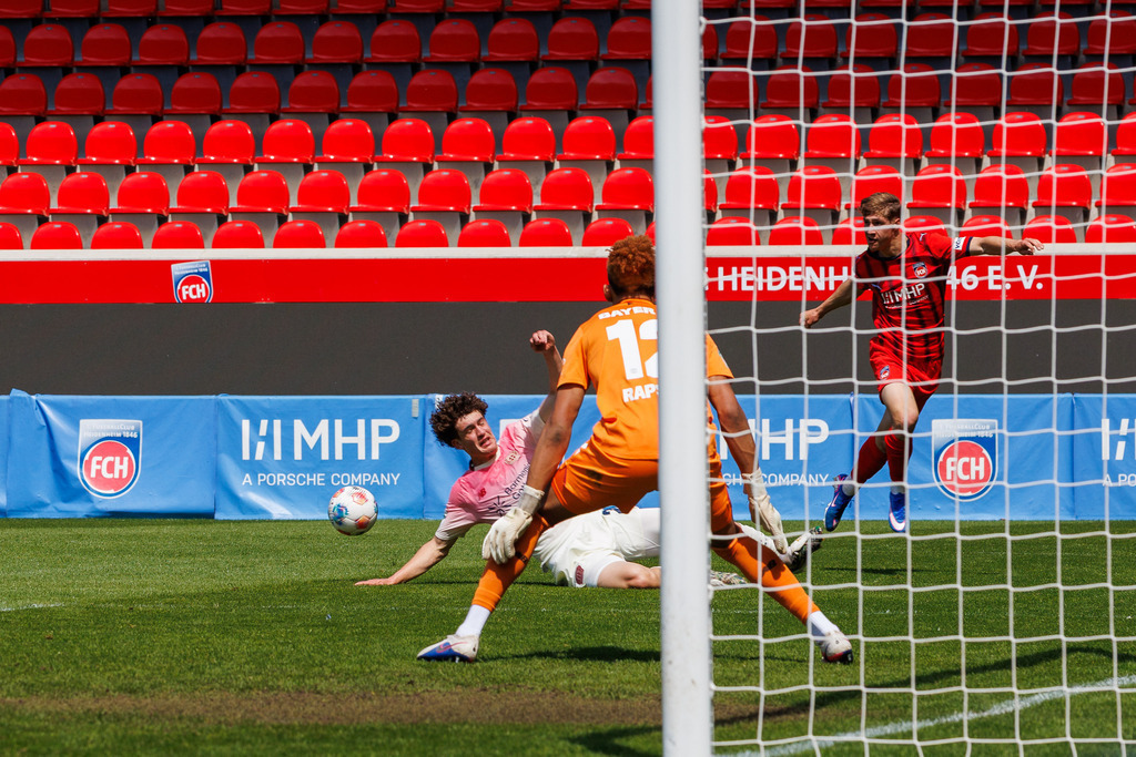 20260503-U19_FCH-LEV_112 | 1.FC Heidenheim 1846 vs. Bayer 04 Leverkusen, Fußball, U19, A-Junioren, NWL, U19-DFB-Nachwuchsliga, 2025/2026, Achtelfinale, 03.05.2026 in Heidenheim, Voith Arena(Foto: Michael Bulling) - Realisiert mit Pictrs.com
