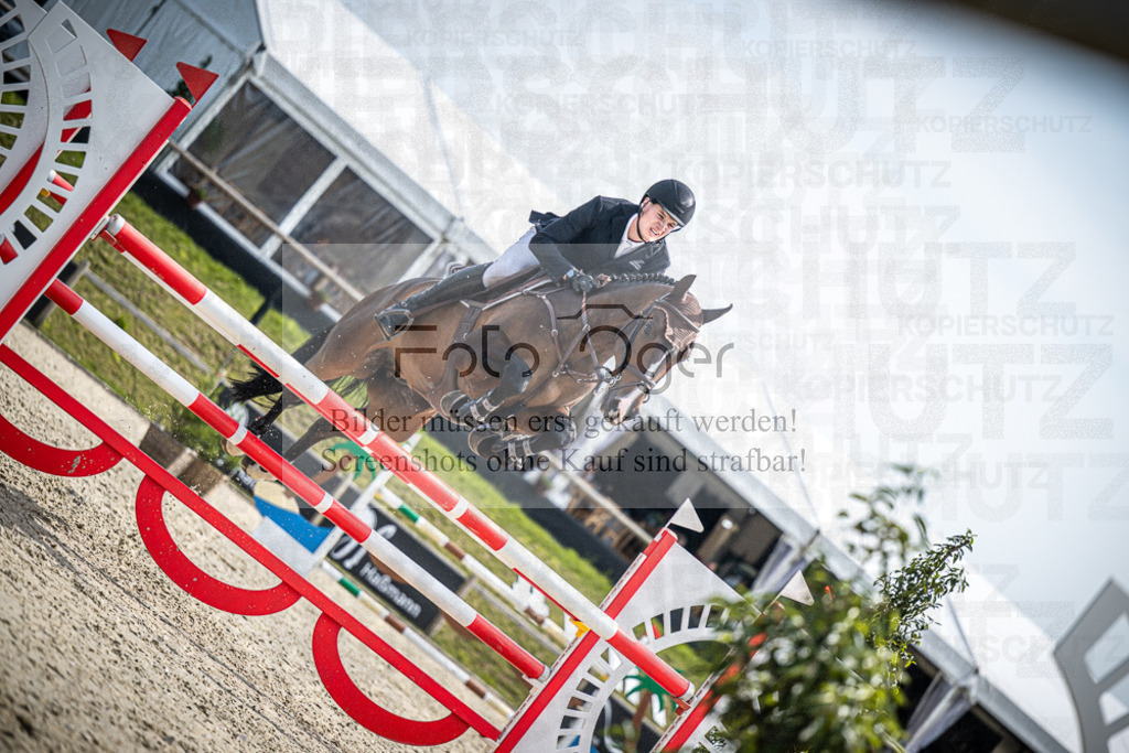 DOS_8229 | Entdecke hochwertige Reitturnierfotos von Foto Oger. Professionell, emotional und authentisch – jetzt Lieblingsmomente im Shop bestellen.Deutschlandweite Turnierfotografie. - Realisiert mit Pictrs.com