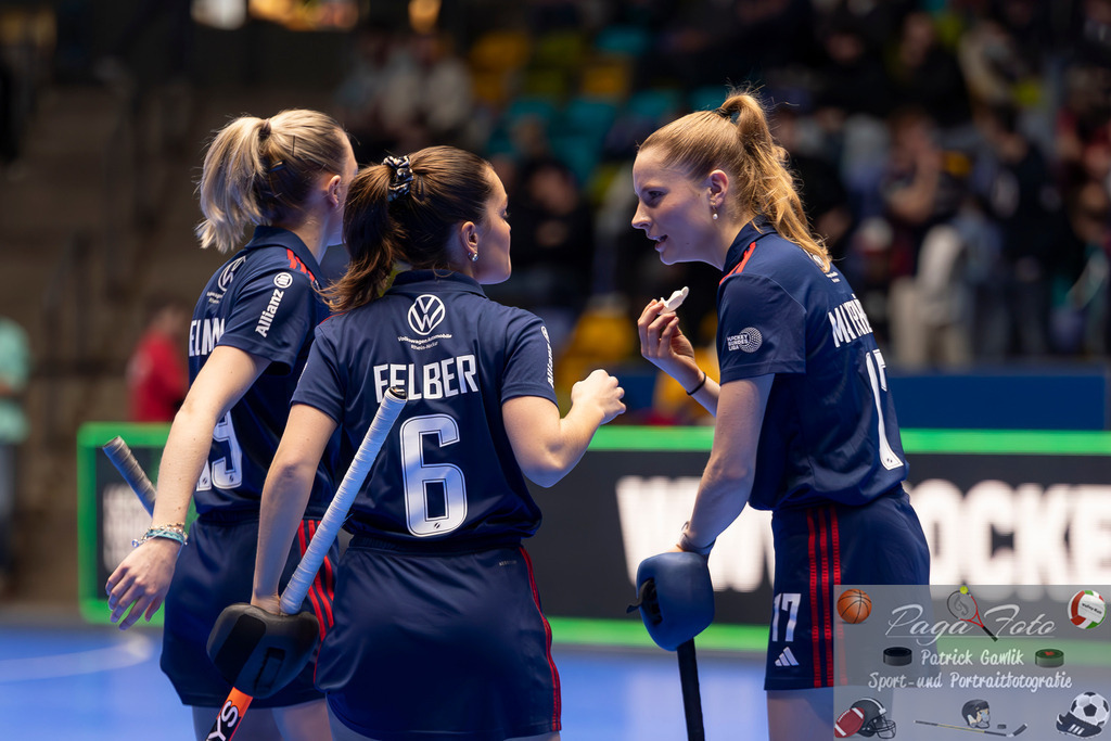 Volvo E.R.B. Final 4 Finale Frauen: Berliner HC - Mannheimer HC, 26.01.2025 | Fiona Felber (Mannheimer HC #6) &amp; Verena Neumann (Mannheimer HC #19) &amp; Lisa Mayerhöfer (Mannheimer HC #17), Berliner HC - Mannheimer HC, Frankfurt, Süwag Arena, 26.1.2025 - Realisiert mit Pictrs.com