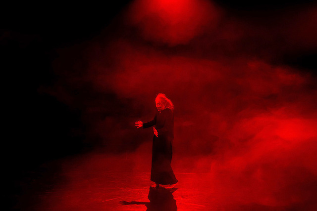 Tadashi Endo - Shinkai No Tamashii - Die toten Seelen | Digital Fotografie für großformatige FineArtPrint, im Gallus Theater Frankfurt am Main 2024, Butoh Tänzer Tadashi Endo: http://www.butoh-ma.de/
Digital photography for large format FineArtPrint, in Gallus Theater Frankfurt am Main 2024, Butoh dancer Tadashi Endo: http://www.butoh-ma.de/
 - Realisiert mit Pictrs.com