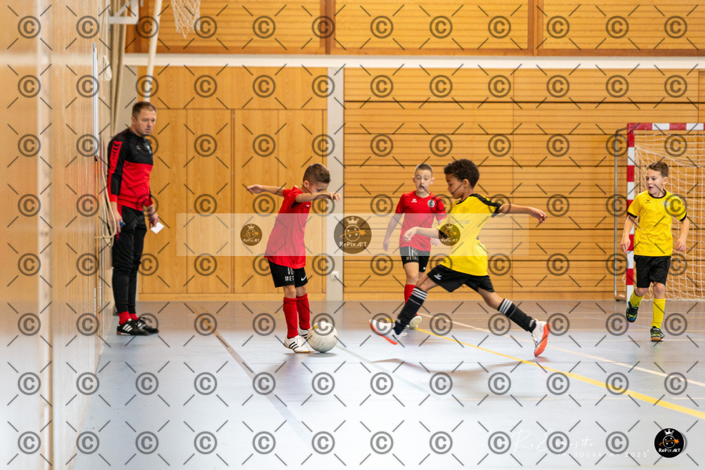 20251123_FCR-Hallenturnier-F3_2_016-18 | Sport und Naturfotografie von Roberto Esposito zeigt echte Momente Bewegung und die Schönheit der Natur. Ausdrucksstarke Bilder schaffen Emotionen.