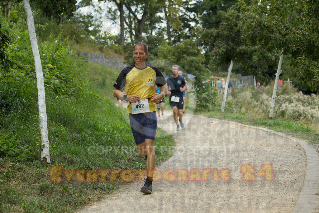 250824_1403_EX1_4790 | Sportfotografie im Rhein-Sieg Kreis, Köln, Bonn, NRW, Rheinland Pfalz, Hessen, etc. Unser Tätigkeitsfeld umfasst den Laufsport vom Volkslauf über den Marathon, Duathlon, Triathon bis zum Ultralauf wie Kölnpfad Ultra oder Schindertrail.