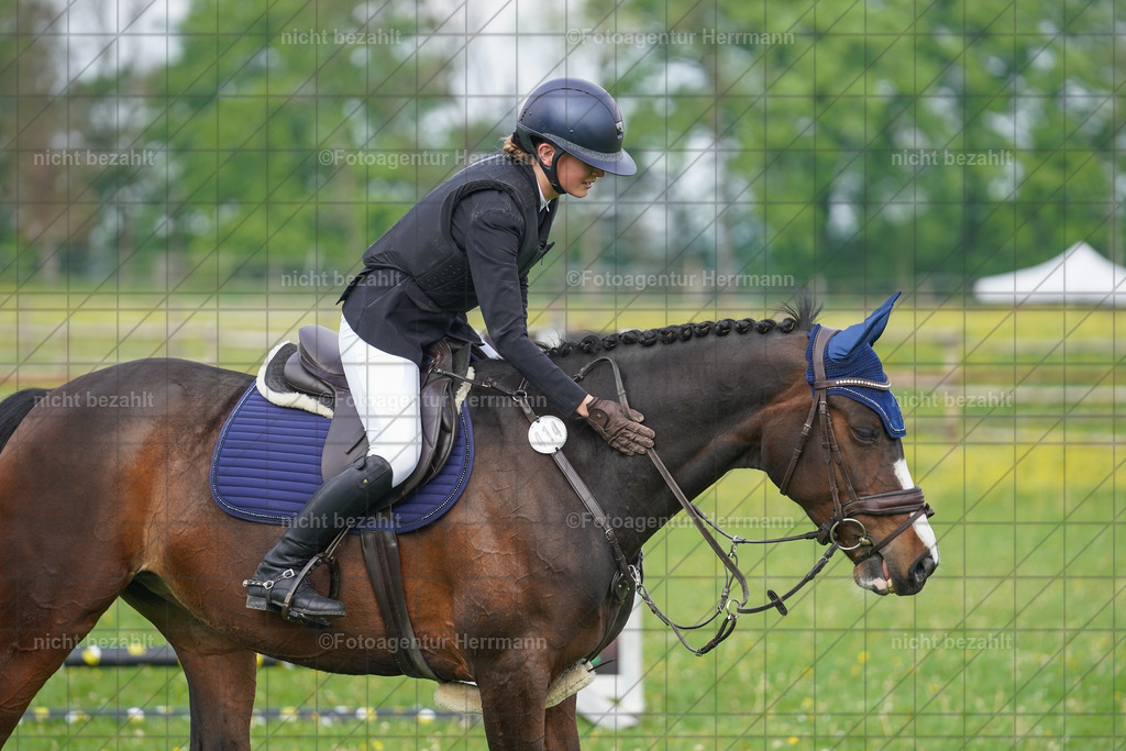 20240509-FAH02130 | Turnierbilder der Turnierfotografen Bayern, Pferdesport Fotografie, Reitsportbilder, Turnier Landberg am Lech, Turnierbilder bayern, Fotoagentur Herrmann
