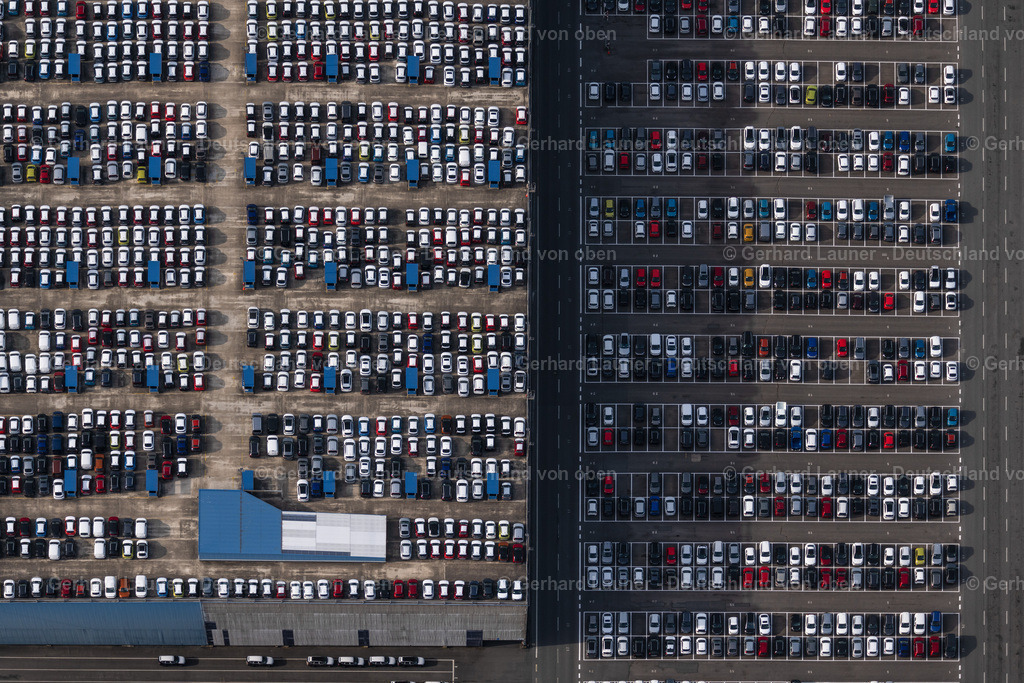 4030632 | DORTMUND 13.02.2021 Winterlich schneebedeckte Parkanlage " Park der Partnerstädte " an der Brinkhoffstraße im Ortsteil Cityring-West in Dortmund im Ruhrgebiet im Bundesland Nordrhein-Westfalen, Deutschland. // Wintry snowy park of " Park of Partnerstaedte " on the Brinkhoffstrasse in the district Cityring-West in Dortmund at Ruhrgebiet in the state North Rhine-Westphalia, Germany. Foto: Gerhard Launer