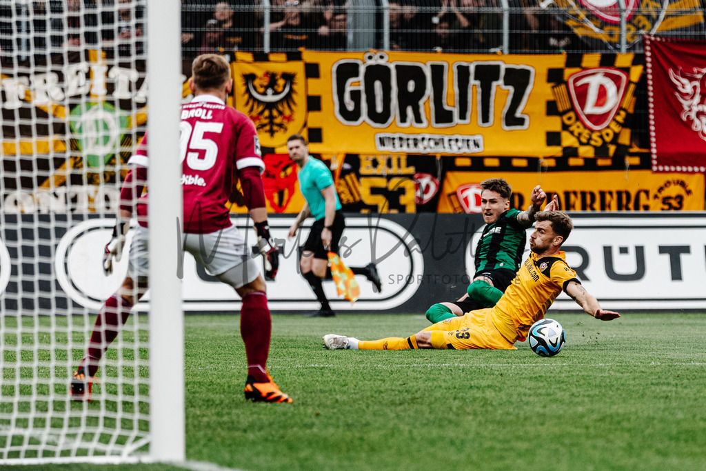 3. Liga, Saison 2023/24, 31. Spieltag: SC Preußen Münster - Dynamo Dresden | Münster, 30.03.2024: 3. Liga, 31. Spieltag, SC Preußen Münster gegen Dynamo Dresden im LVM-Preußenstadion in Münster. Foto: sportfotografie.ms | Markus Paletta - Realisiert mit Pictrs.com