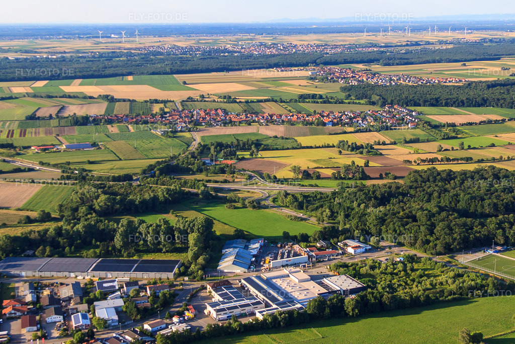 Luftbild: Industriestraße im Industriegebiet Horst im Ortsteil Minderslachen in Kandel im Bundesland Rheinland-Pfalz in Deutschland. Foto: IMG_50991.jpg vom 22.07.2012 durch Werner Riehm/FLY-FOTO.de