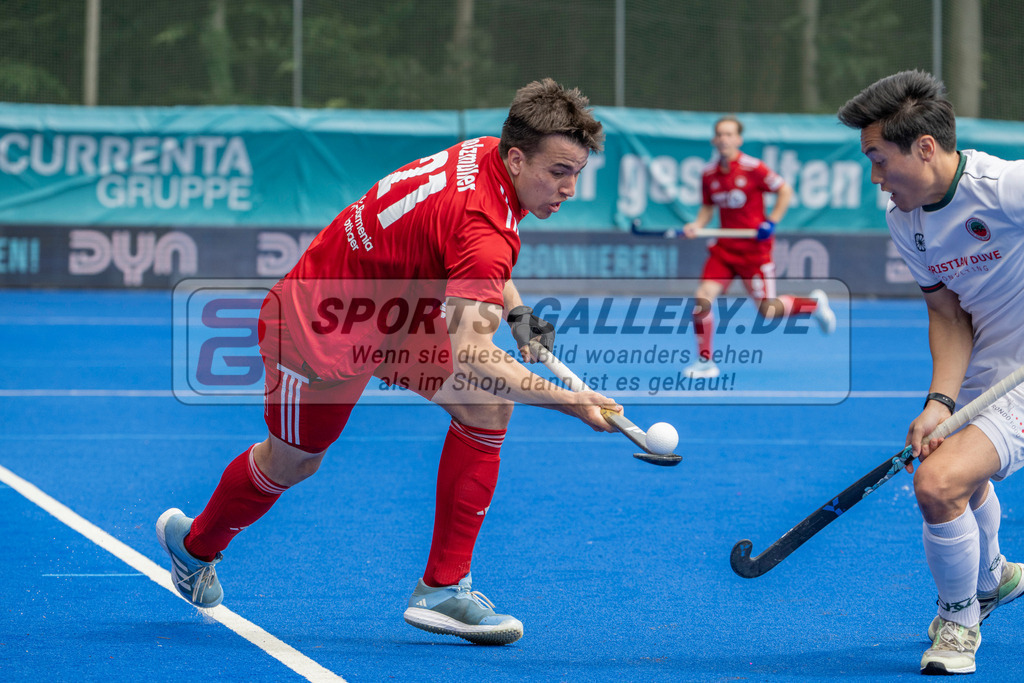 Final4_20250601-1451-Z09_4586 | Krefeld, Deutschland, 01.06.2025:  Feldhockey Final4 2025 – „Deutsche Feldhockey-Meisterschaften 2025“ Crefelder HTC - Rot-Weiss Köln (Finale Herren) im Gerd-Wellen-Hockeyanlage am 01.06.2025 in Krefeld, Deutschland. (Foto von Kramhöller/Fehrmann/Kaste)Krefeld, Germany, 01.06.2025: Feldhockey Final4 2025 – „Deutsche Feldhockey-Meisterschaften 2025“ Harvestehuder HTC - Düsseldorfer HC (Finale Damen) in Gerd-Wellen-Hockeyanlage at 01.06.2025 in Krefeld, Deutschland. (Foto from Kramhöller/Fehrmann/Kaste)