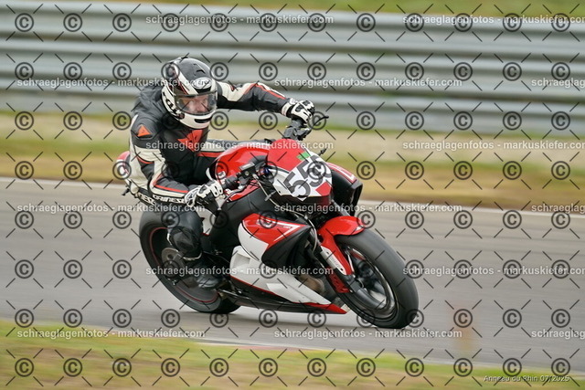 25bt05-0625 | markuskiefer.com - Realisiert mit Pictrs.com
