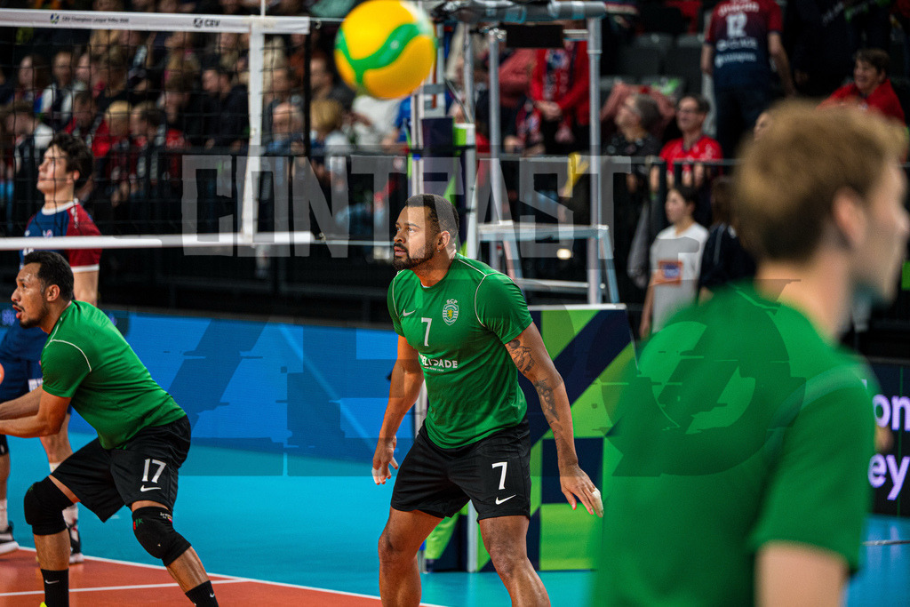 Volleyball I Herren I Saison 2025/2026 I CEV Champions League I CLVM69 I SVG Lüneburg - Sporting CP Lisboa | Edson Alberto Valencia Gonzalez (7, Sporting CP Lisboa) - Realisiert mit Pictrs.com