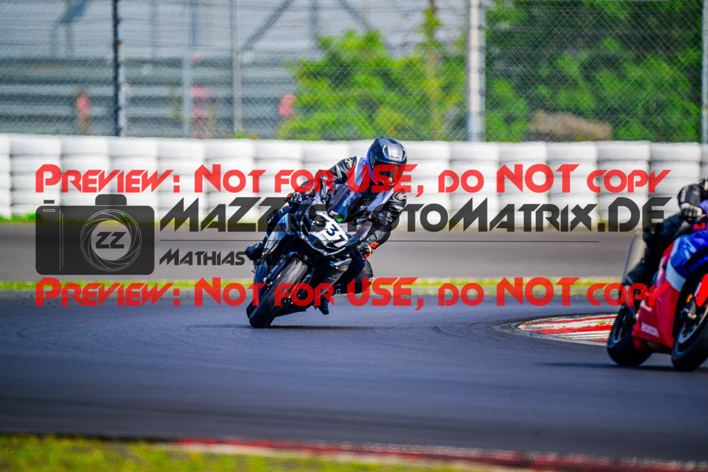 MaZZes_FotoMatrix_240717_6007705_2-103 | INST