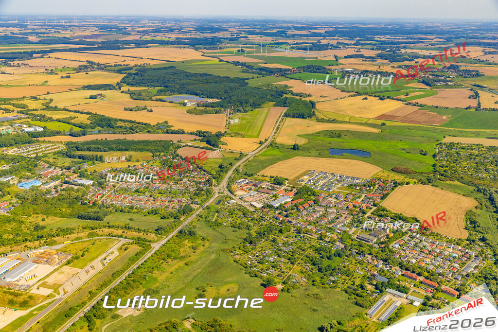 Luftbild der Stadt Wismar - Das Luftbild wurde 2025 vom UL-Flugzeug heraus erstellt ( keine Drohnenaufnahme ) - Hochauflösende Luftaufnahme - für Wandbilder und großformatige Ausdrucke geeignet. Das besondere Geschenk!Hier alle&nbsp;Infos zur Lizenzierung der LuftaufnahmeWir fliegen auch dieses Jahr wieder in Ihre Region um Luftbilder zu erstellen.- Luftbild anfragen