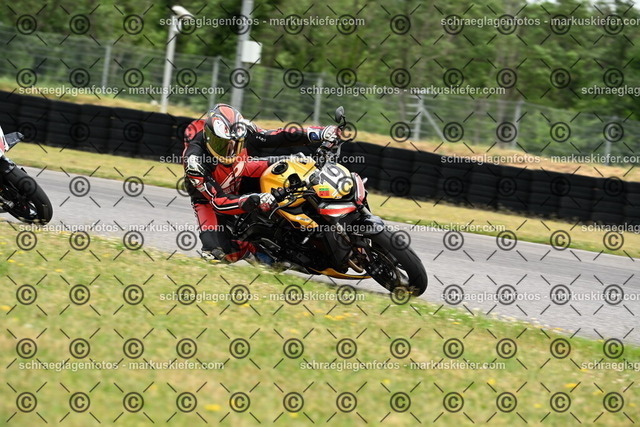 25bt02-0793 | markuskiefer.com - Realisiert mit Pictrs.com