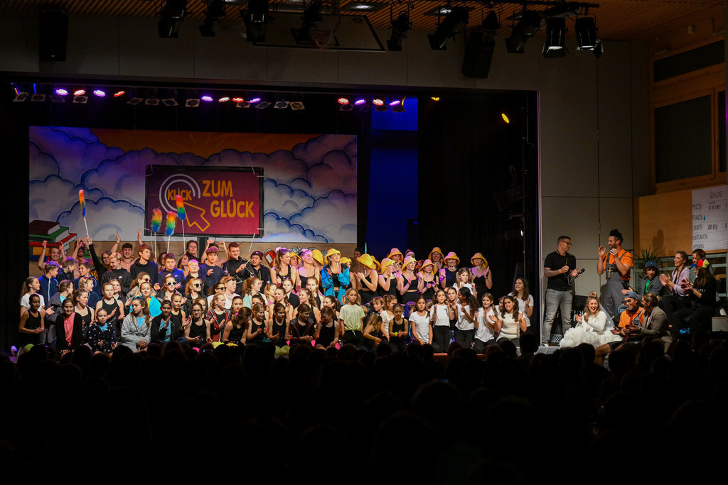 18. November 2022 - Abendundunterhaltung TV/DTV Neftenbach | 18. November 2022 / MZH Auenrain, Neftenbach
Abendundunterhaltung TV/DTV Neftenbach
Motto: Klick zum Glück
Bild: Sportfotografie Markus Aeschimann | www.markus-aeschimann.ch - Realisiert mit Pictrs.com