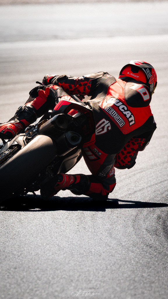 Ducati Trackday Hockenheimring 2026 | Entdecken Sie die faszinierende Welt von Alexander Tschuncky Arts: Kreative Fotografie, atemberaubende Automobilkunst und hochwertiger Bilderdruck. Lassen Sie sich inspirieren! - Realisiert mit Pictrs.com