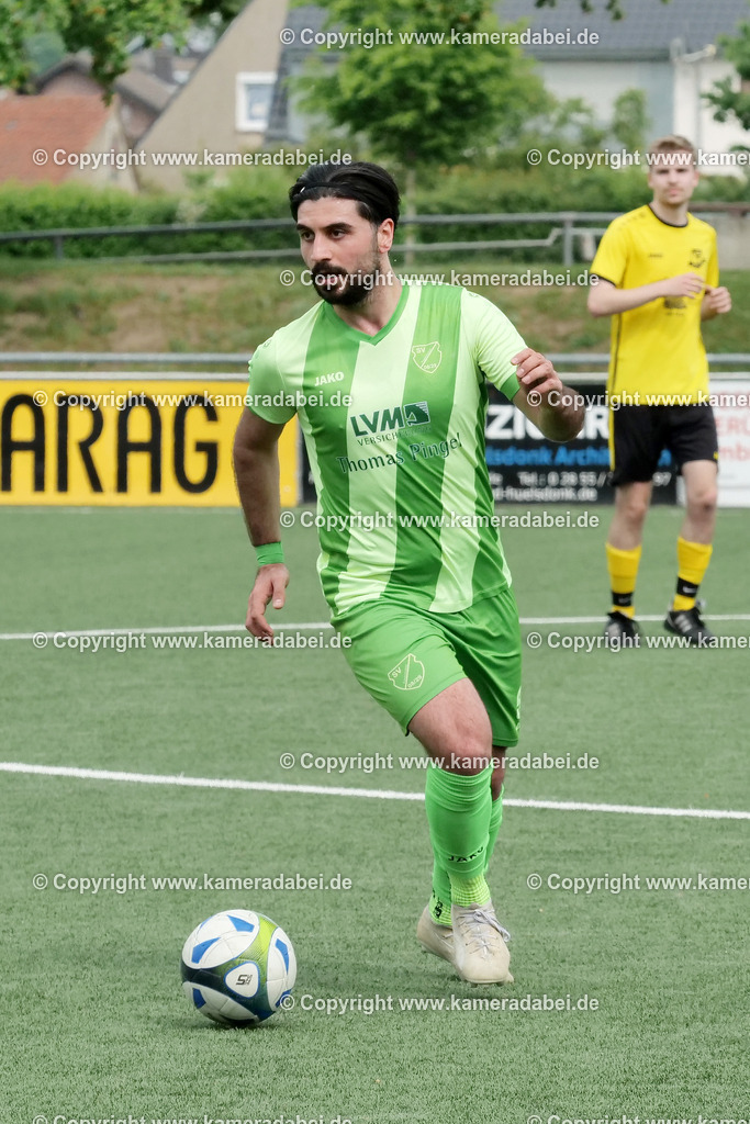 Fußball : Bezirksliga : SV 08/29 Friedrichsfeld - Borusia Veen am 10.05.2026 in Voerde Friedrichsfeld | Fußball : Bezirksliga : SV 08/29 Friedrichsfeld - Borusia Veen am 10.05.2026 in Voerde Friedrichsfeld - Realisiert mit Pictrs.com