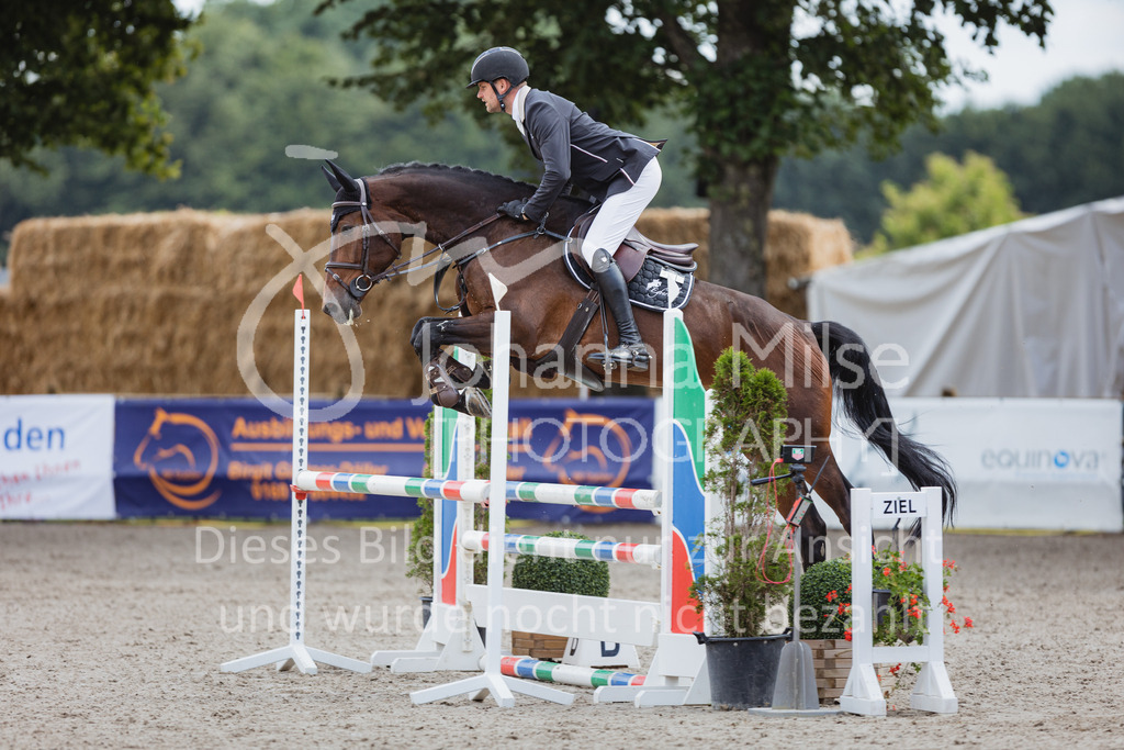 220705_Mühlen_SprPf-A3-320 | Late Entry Mühlen
05.07.2022
03 Springpferde-A**, 4-6jährige Pferde