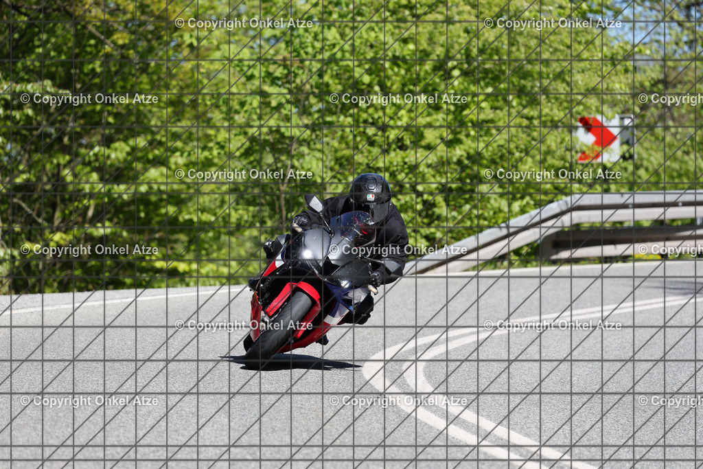 IMG_0010 | Fotograf am Kyffhäuser. Onkel Atze. Kyffhäuser Rennstrecke. Café36. Motorsportfotografie. - Realisiert mit Pictrs.com