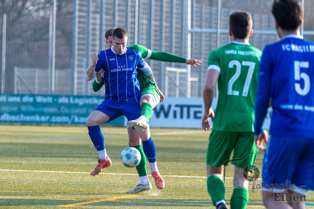 FC Rastede-Hansa Friesoythe | FC Rastede (blau)-Hansa Friesoythe (grün) am 09.02.2025 in Rastede (Sportanlage Kötterswegs), Photo: Philip Eiben 2025 - Realisiert mit Pictrs.com