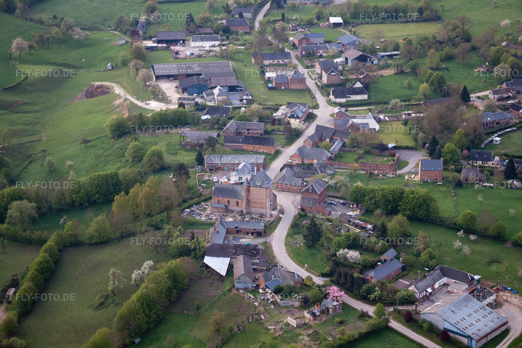 Luftbild: Ortsansicht in Saint-Algis im Bundesland Aisne in Frankreich. Foto: IMG_39958.jpg vom 17.04.2011 durch Werner Riehm/FLY-FOTO.de