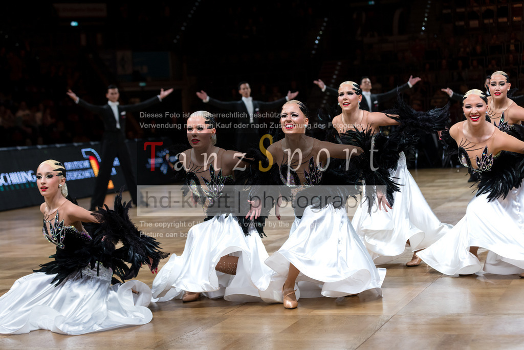 20241109_DM-Formationen_Vorrunde_2802 | Tanzsportbilder, Standardtanz, Lateintanz, WDSF, DTV, LTVB, dancecomp, goc, hessen tanzt, blaues band der spree, walzer, tango, wiener walzer, slowfox, quickstepp, samba, rumba, cha-cha-cha, paso doble. jive, hd-kroft photography, turniertanzsport