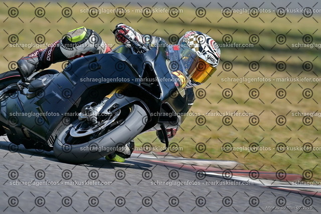 25bt04-0744 | markuskiefer.com - Realisiert mit Pictrs.com