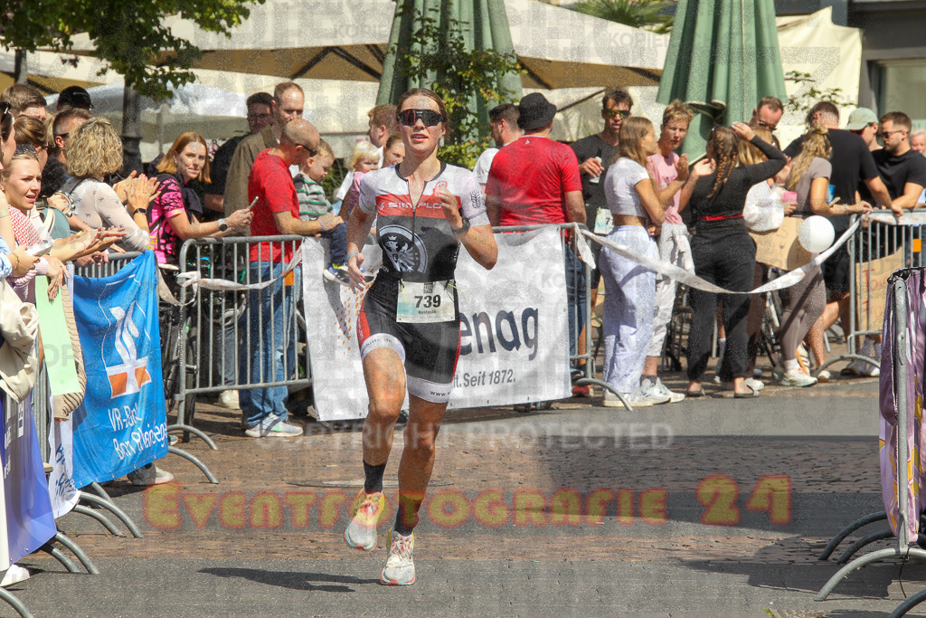 250824_1455_EV4_2378 | Sportfotografie im Rhein-Sieg Kreis, Köln, Bonn, NRW, Rheinland Pfalz, Hessen, etc. Unser Tätigkeitsfeld umfasst den Laufsport vom Volkslauf über den Marathon, Duathlon, Triathon bis zum Ultralauf wie Kölnpfad Ultra oder Schindertrail.